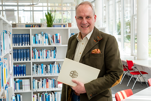 Professor Dr. Peter Becker